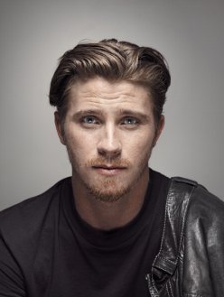 kinopoisk.ru-garrett-hedlund-2112672.jpg